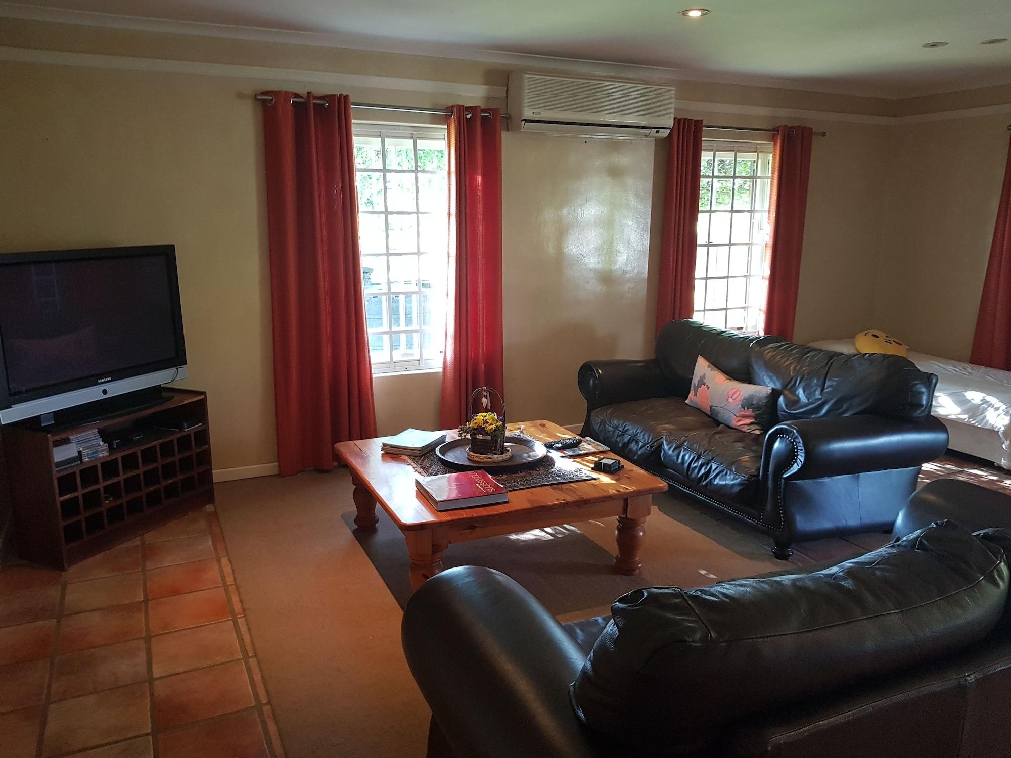Hoopenburg Guesthouse Klapmuts エクステリア 写真